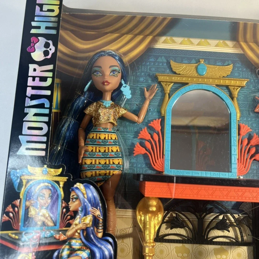 Monster High Cleo De Nile Self Scare Day Doll And Vanity Set With acessories NEW